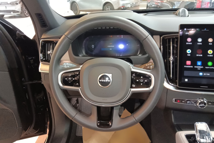 沃尔沃XC90新能源 2025款 T8 智尊豪华版 7座中控内饰13