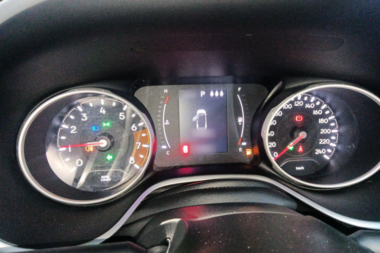 Jeep 指南者 2020款 220T 自动领先版局部细节14