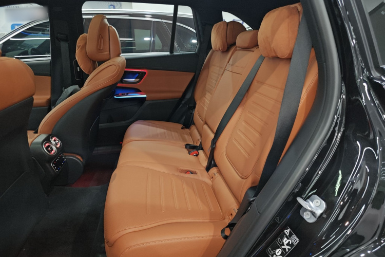 奔驰GLC 2023款 改款 GLC 260 L 4MATIC 豪华型 7座中控内饰21
