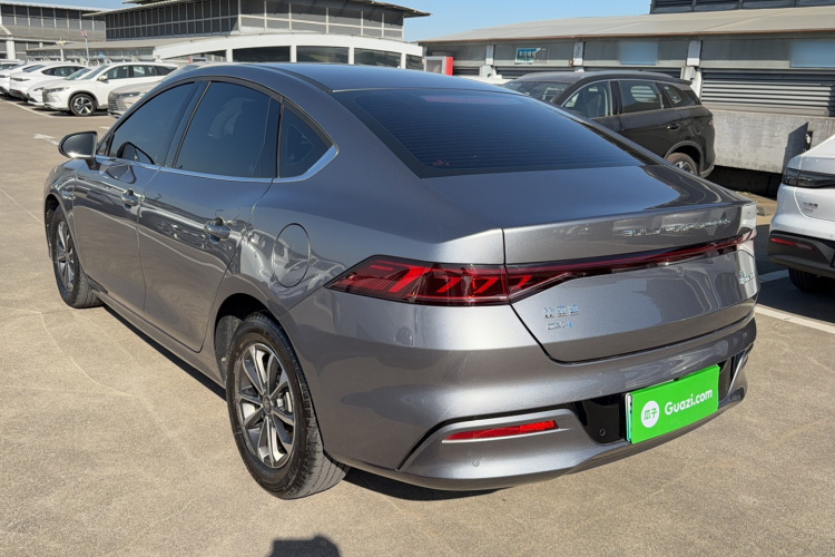 比亚迪 秦PLUS 2024款 荣耀版 DM-i 55KM领先型车身外观6006