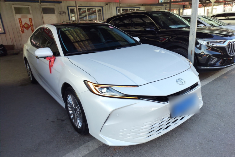 丰田 凯美瑞 2024款 2.0G 尊贵版车身外观3