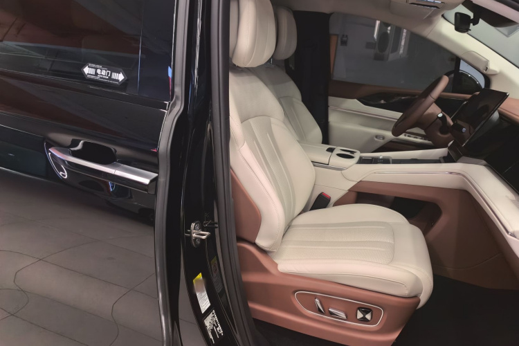 比亚迪 夏 2025款 DM-i 1.5T 180km 超越型局部细节41