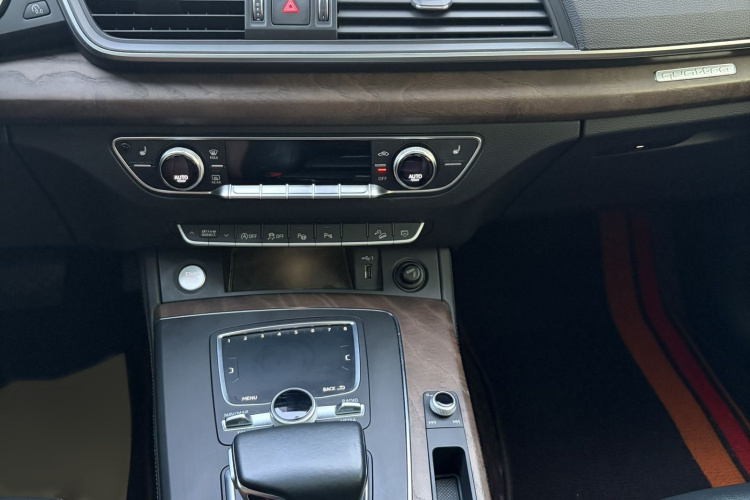 奥迪Q5L 2020款 45 TFSI 尊享风雅型局部细节16