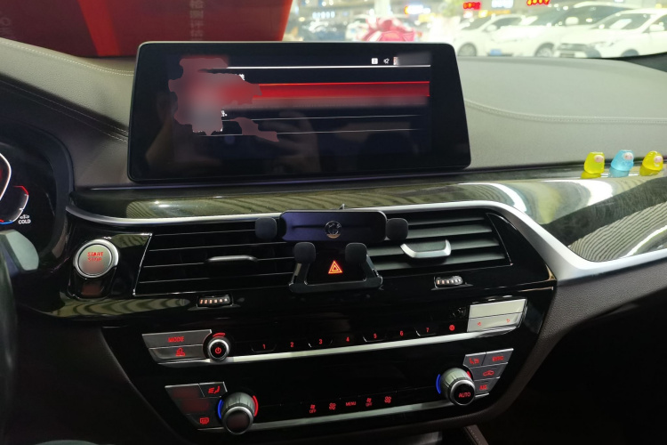 宝马5系 2020款 525Li M运动套装中控内饰12