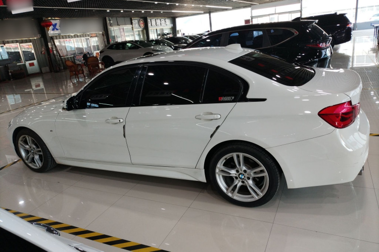 宝马3系 2019款 320Li M运动套装车身外观4