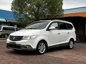 宝骏730 2014款 1.5L 手动舒适型 7座