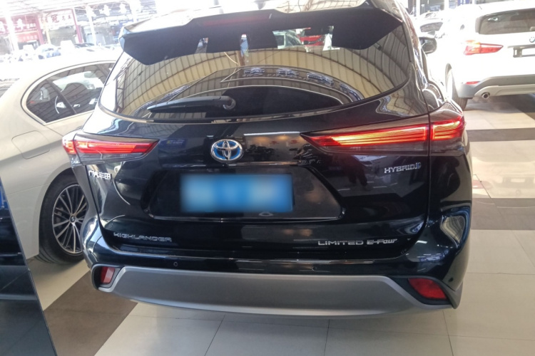 丰田 汉兰达 2022款 双擎 2.5L 四驱至尊版 7座车身外观6