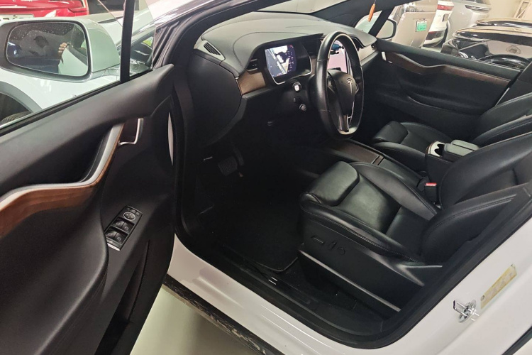 特斯拉 Model X 2019款 长续航版中控内饰20