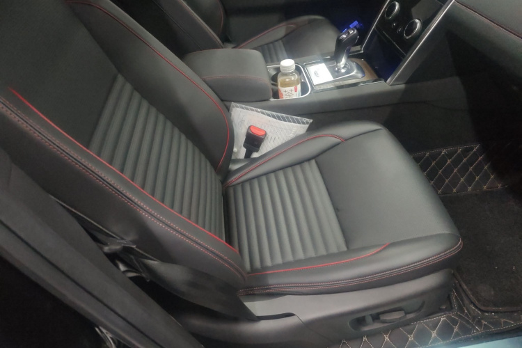 路虎 发现运动版 2023款 249PS R-Dynamic S 性能版局部细节9005