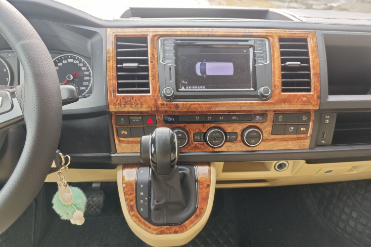 大众 凯路威 2018款 2.0TSI 四驱豪华版 7座中控内饰7007