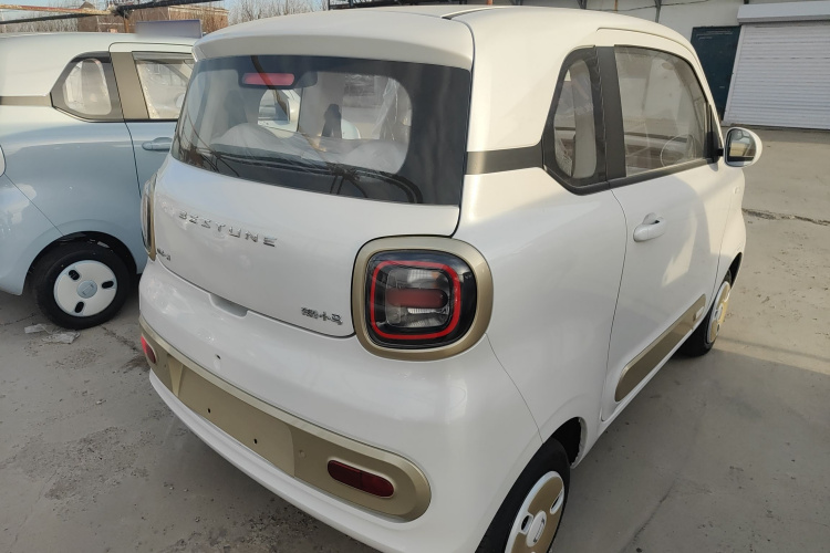 奔腾小马 2026款 222km 萌趣马 Plus车身外观7