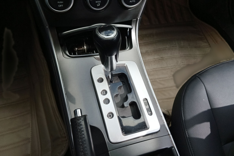 马自达6 2013款 2.0L 自动时尚型局部细节18