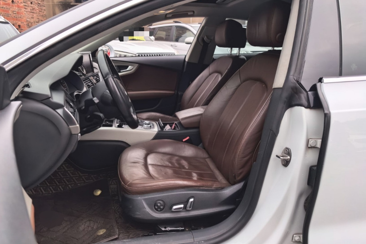 奥迪A7 2016款 40 TFSI 进取型中控内饰19