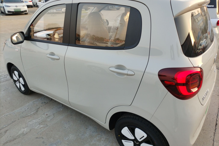 五菱汽车 宏光MINIEV 2025款 四门版 进阶款车身外观4