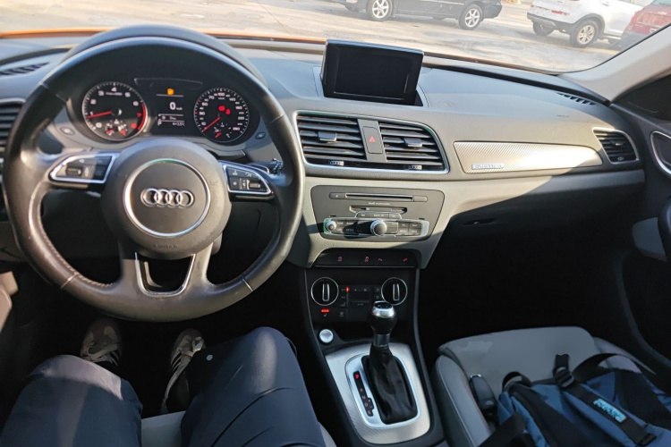 奥迪Q3 2016款 40 TFSI quattro 全时四驱运动型中控内饰7002