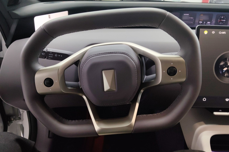 阿维塔12 2024款 650 三激光四驱GT版中控内饰13