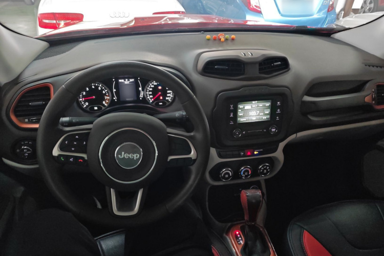 Jeep 自由侠 2016款 1.4T 自动高能版中控内饰7002