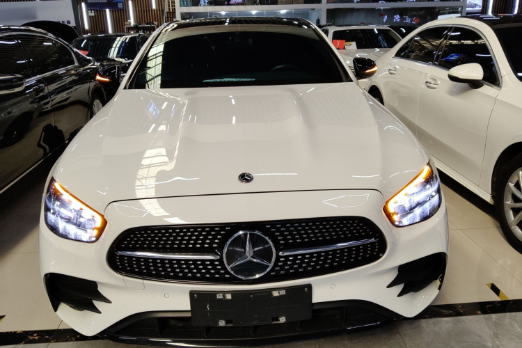 奔驰E级(进口) 2022款 E 260 时尚型运动版车身外观2