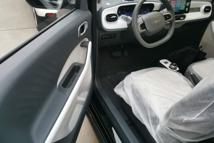 吉利银河 2025款 210km 熊猫卡丁中控内饰7003