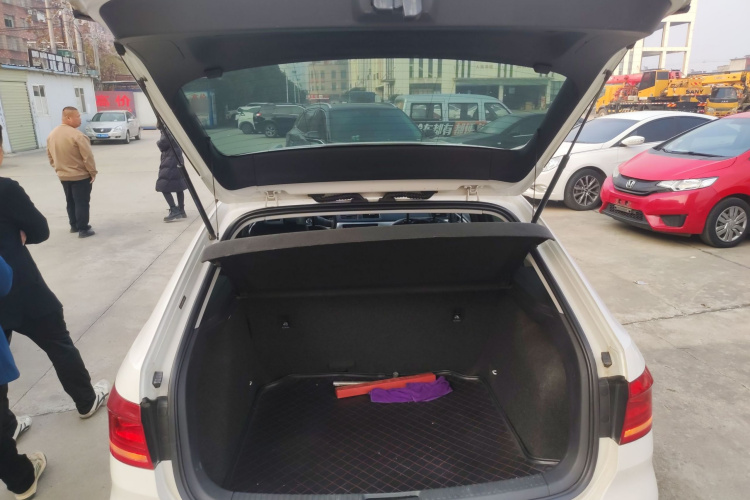 大众 朗行 2013款 1.6L 自动风尚型机舱底盘23