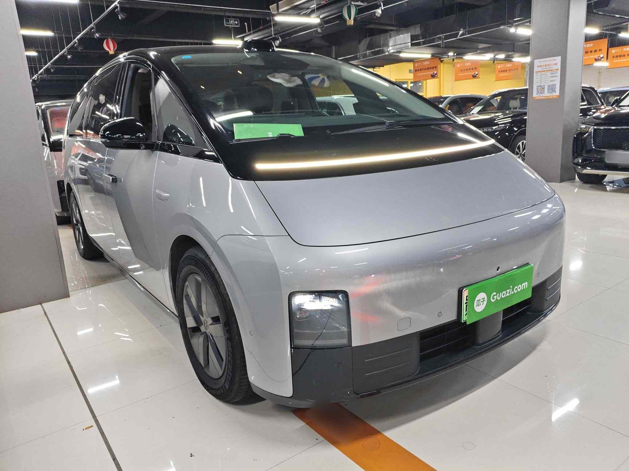 理想汽车 理想MEGA 2024款 Ultra(5)