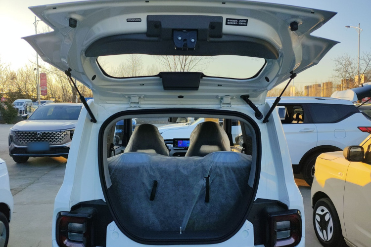 吉利银河 2024款 熊猫mini 200km 耐力熊机舱底盘23