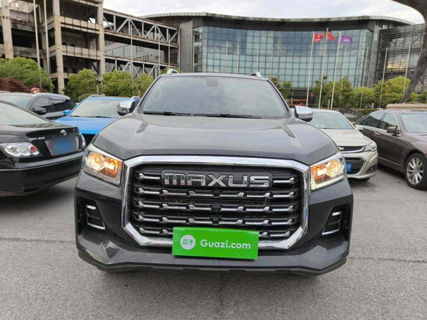 上汽大通MAXUS 2023款 星际R 2.0T 自动 汽油 两驱 豪华版 标箱(1)
