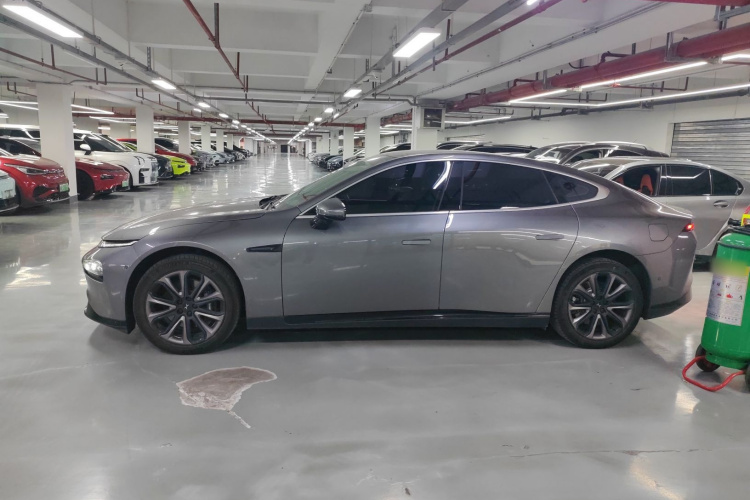 小鹏P7 2022款 480E+车身外观6003