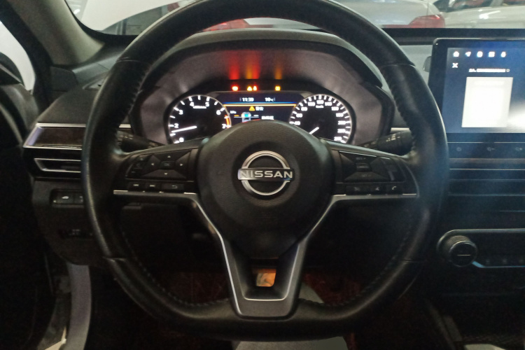 日产 天籁 2022款 2.0L XL-TLS 悦享版中控内饰13