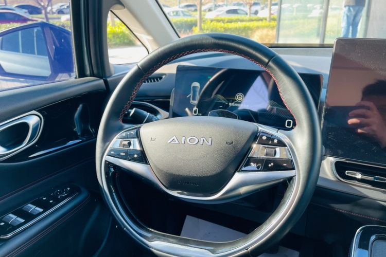埃安 AION V 2022款 Plus 70 智享科技版 三元锂中控内饰7005