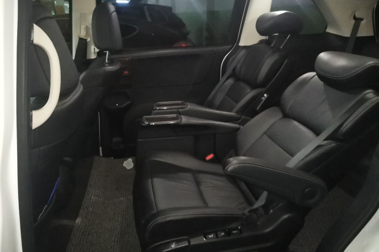 本田 艾力绅 2016款 2.4L 豪华版中控内饰7004