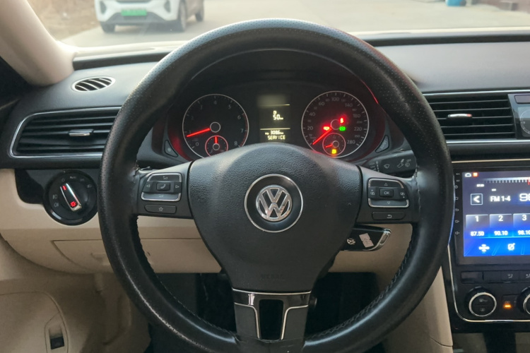 大众 帕萨特 2011款 1.8TSI 自动尊荣版中控内饰7005