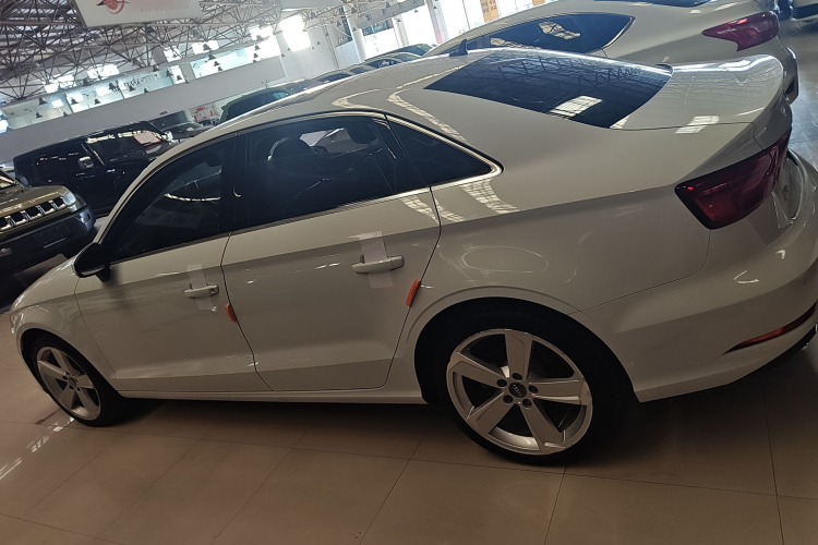 奥迪A3 2019款 Limousine 35 TFSI 风尚型 国VI车身外观4