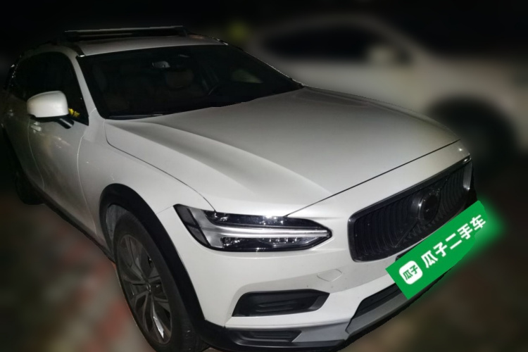 沃尔沃V90 2022款 Cross Country B5 AWD 智远版车身外观3