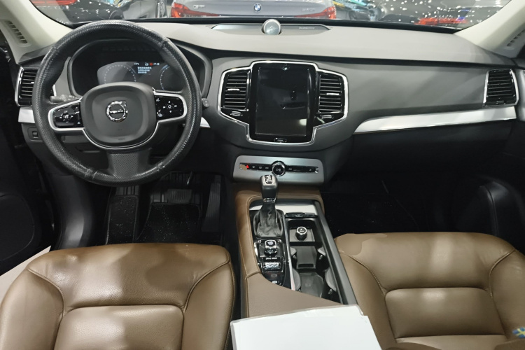 沃尔沃XC90 2018款 T6 智逸版 7座中控内饰12