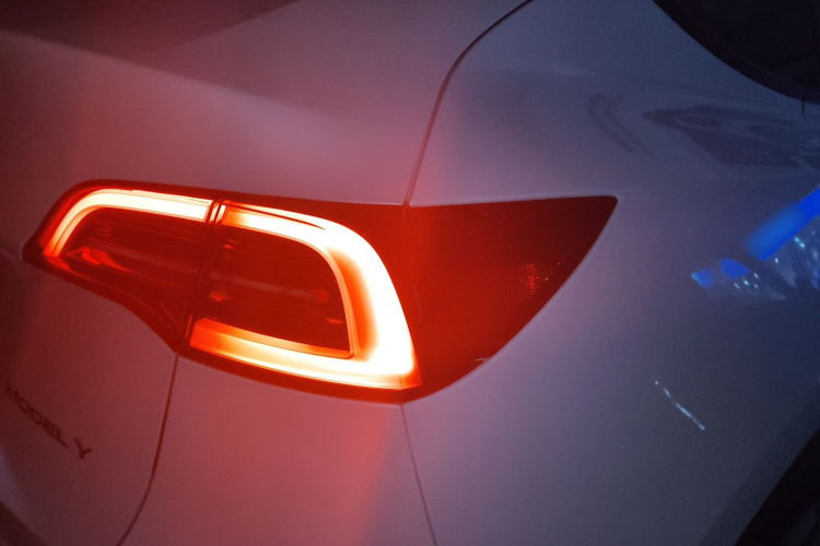 特斯拉 Model Y 2022款 长续航全轮驱动版车身外观6006