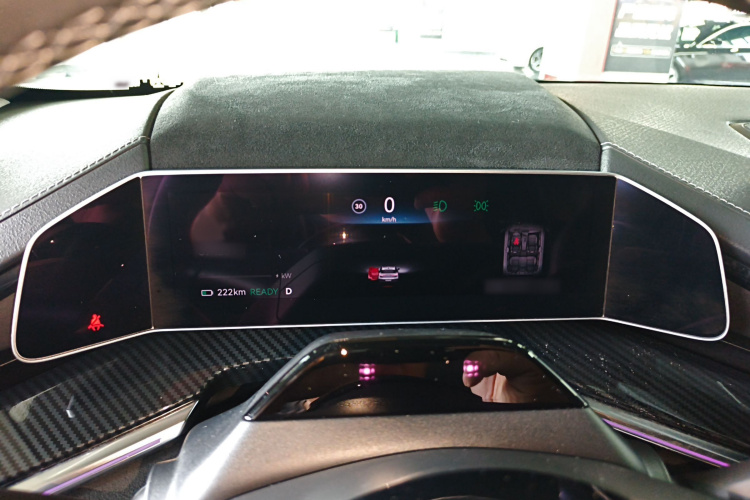 极氪001 2023款 ME版 100kWh局部细节14