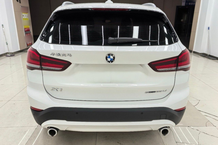 宝马X1 2022款 sDrive25Li 领先型车身外观6008