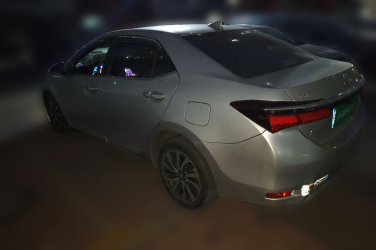 丰田 卡罗拉 2016款 双擎 1.8L E-CVT精英版车身外观5