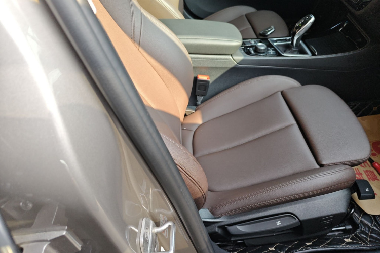 宝马1系 2020款 125i 领先型M运动套装局部细节41