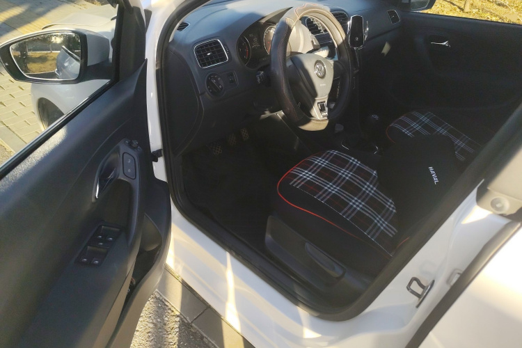 大众 Polo 2014款 1.6L 手动舒适版中控内饰7003