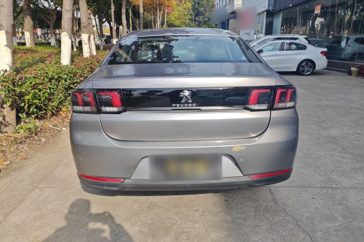 标致308 2016款 1.6L 自动豪华版车身外观6