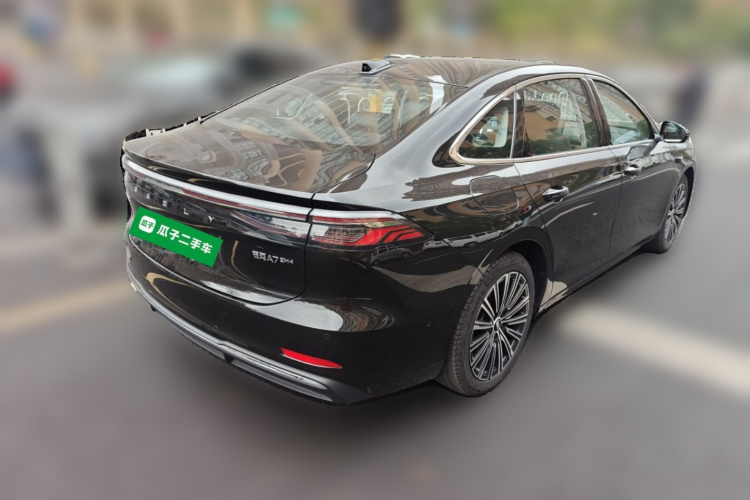 吉利银河 银河A7 2025款 EM-i 150km 星舰版车身外观7