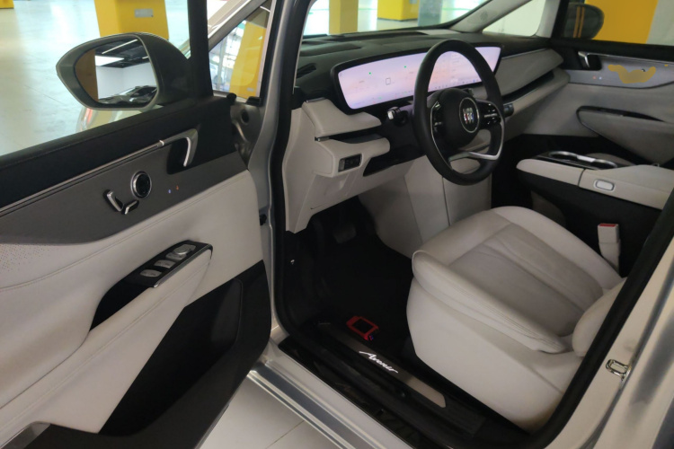 别克GL8新能源 2024款 陆尊 智享版 7座中控内饰7003