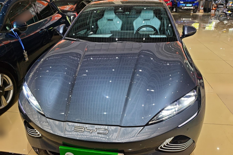 比亚迪 海豹 2022款 550km 标准续航后驱版尊贵型车身外观2