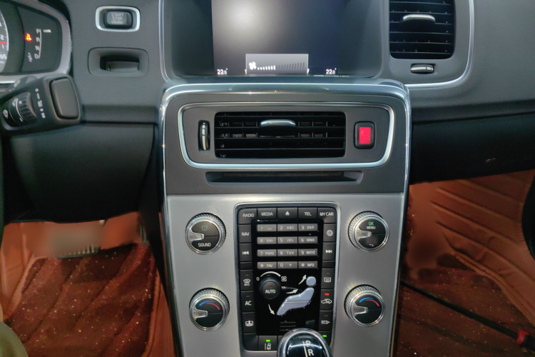 沃尔沃S60 2019款 S60L 改款 T5 智驭菁英版局部细节16