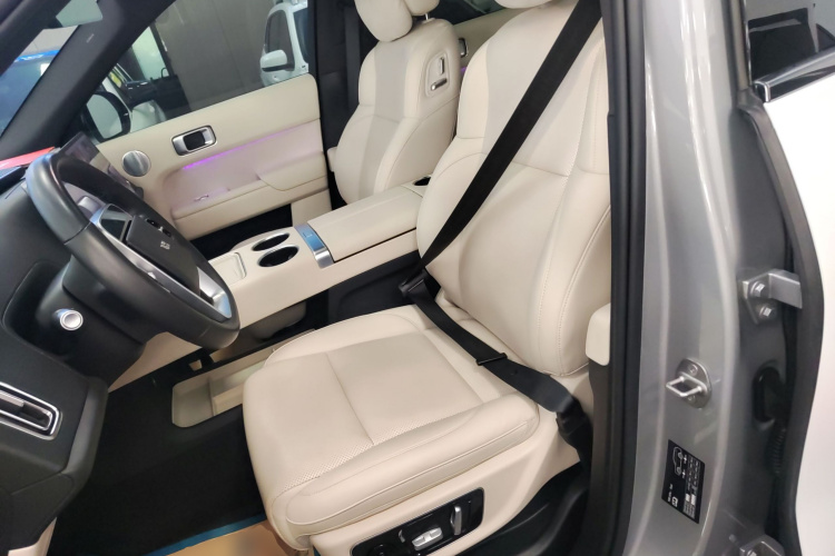 理想汽车 理想L8 2023款 Pro中控内饰19