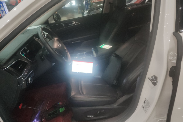 福特 金牛座 2017款 改款 EcoBoost 245 时尚型局部细节19