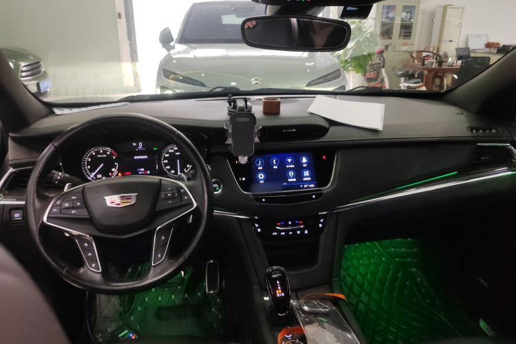 凯迪拉克XT5 2022款 2.0T 四驱尊贵型中控内饰7002
