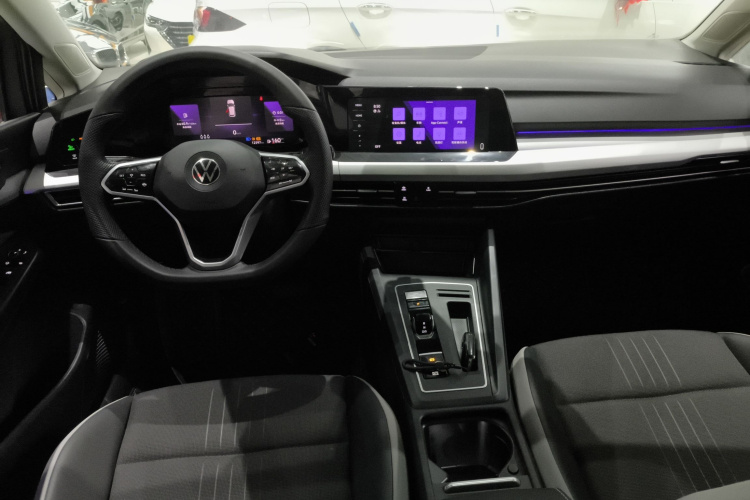 大众 高尔夫 2023款 280TSI DSG Pro 20周年纪念版中控内饰7002